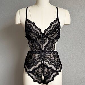 Elegant Black Lace Lingerie Bodysuit – Size Large